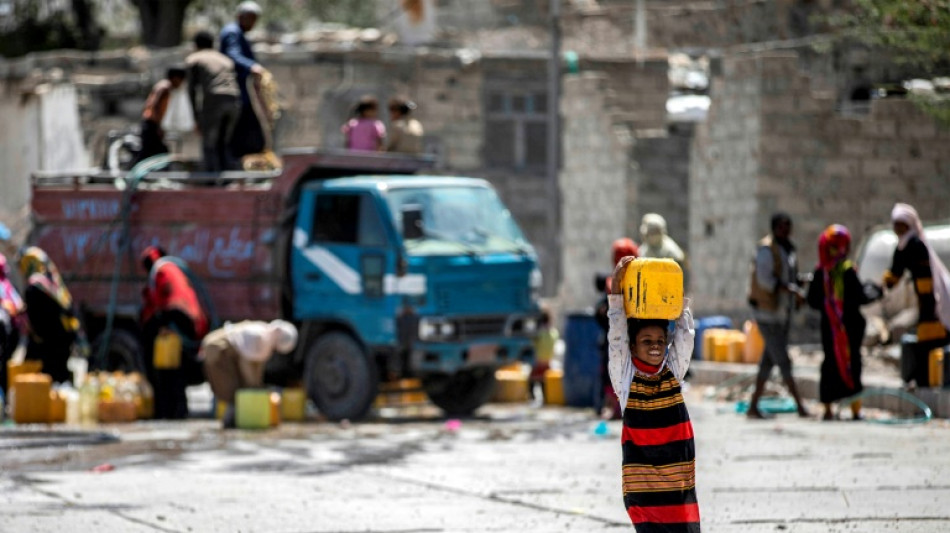 En Yemen, los ni&ntilde;os van a buscar agua en lugar de ir a la escuela