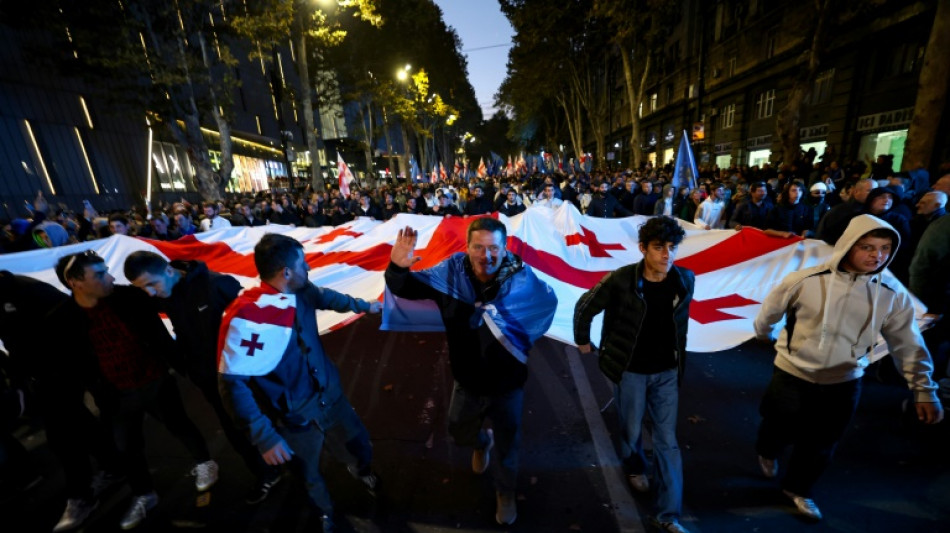 Partido governante da Ge&oacute;rgia lidera elei&ccedil;&otilde;es legislativas, afastando pa&iacute;s da UE