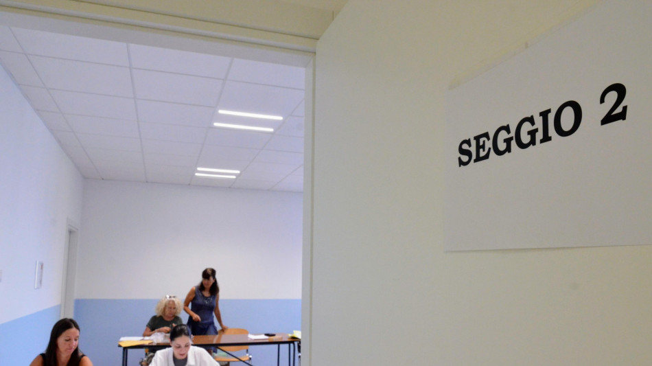 Da luned&igrave; al via raccolta firme maggioranza per il referendum