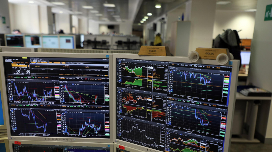 Borsa: l'Europa conclude debole, Madrid -2,1%