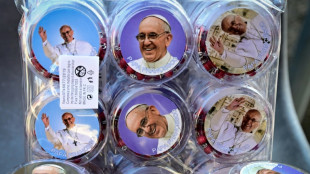 Hospitaliza&ccedil;&atilde;o do papa ati&ccedil;a os boatos de uma eventual ren&uacute;ncia