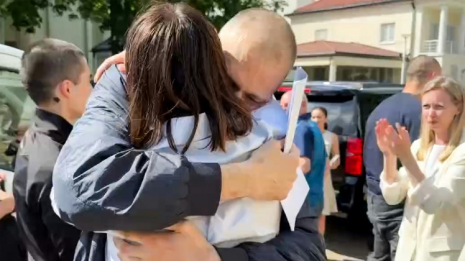 L&iacute;der da oposi&ccedil;&atilde;o bielorrussa Tikhanovsky &eacute; libertado ap&oacute;s cinco anos de pris&atilde;o