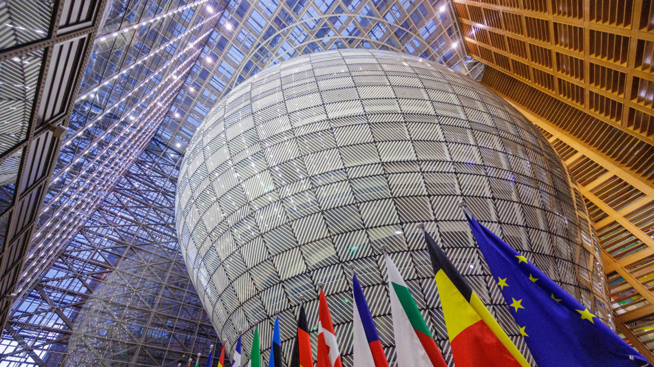 Bruxelles, 100 miliardi sulle politiche sociali e lotta alla povert&agrave;