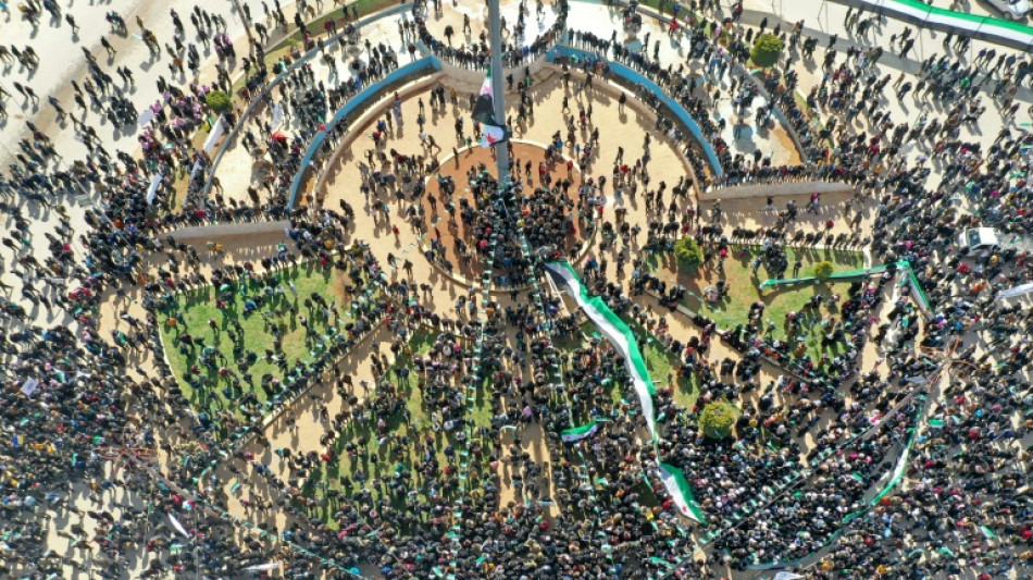 Enclave rebelde sirio conmemora el aniversario de la revuelta con mensajes para Ucrania