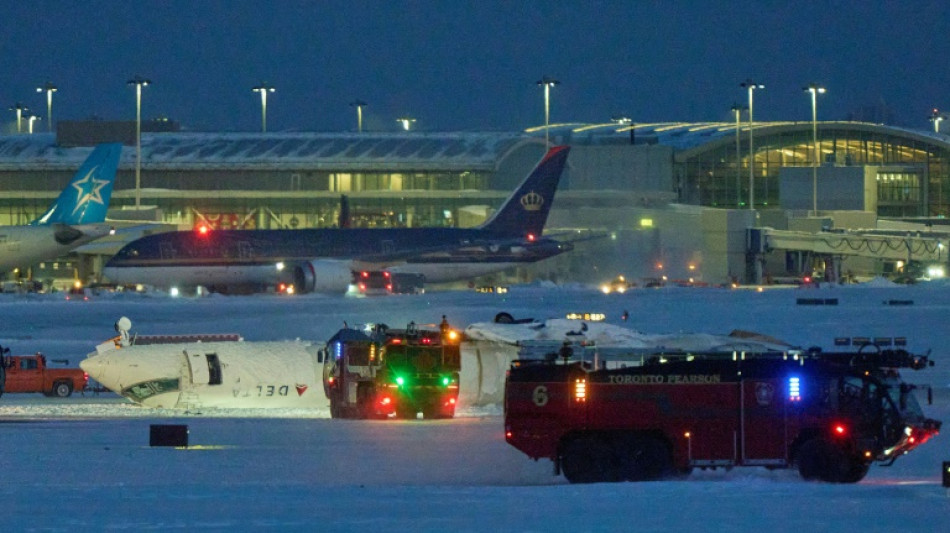 Canada: un avion se retourne &agrave; l'atterrissage, 17 bless&eacute;s