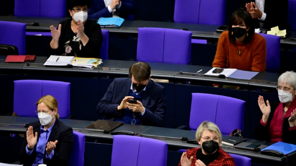 Umfrage unter Abgeordneten zu Impfpflicht zeigt gro&szlig;e Differenzen