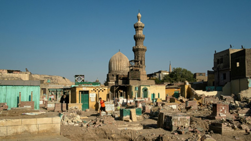 La d&eacute;chirante exhumation des d&eacute;pouilles du centre du Caire