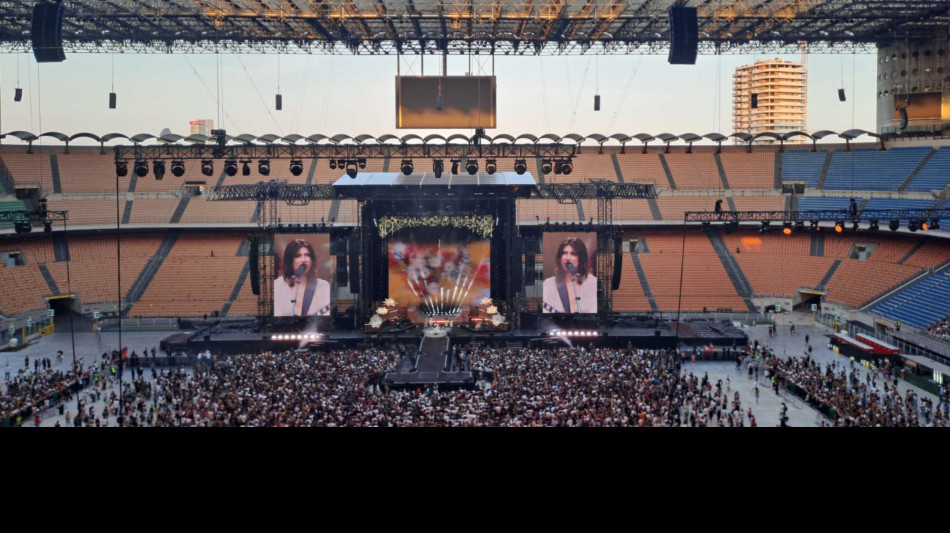 Elisa green riempie San Siro di fiori e piante