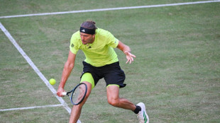 Zverev holds off Sonego to reach Halle quarter-finals