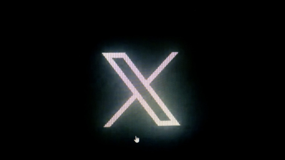 Twitter reemplaza el logo del p&aacute;jaro azul por una "X"