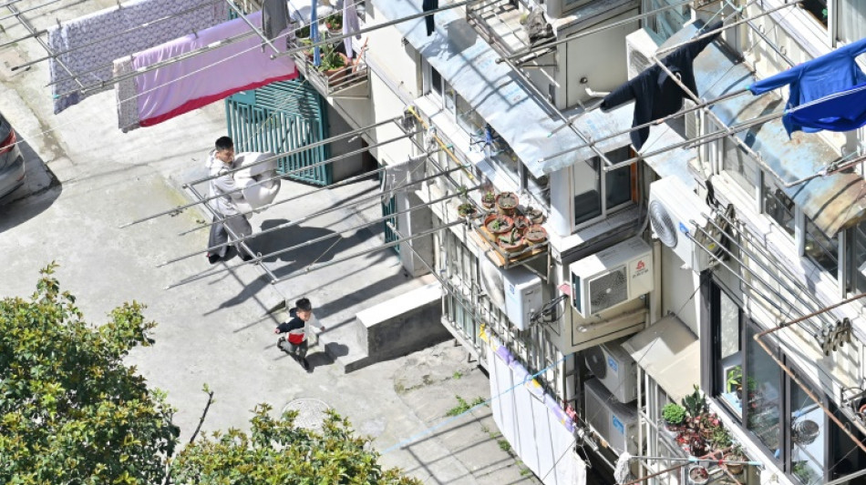 Covid: Shanghai durcit son confinement, des parents craignent des s&eacute;parations