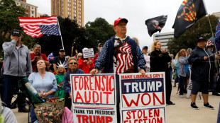 Un mois apr&egrave;s sa d&eacute;faite, le camp Trump se pr&eacute;parait &agrave; saisir des machines &eacute;lectorales