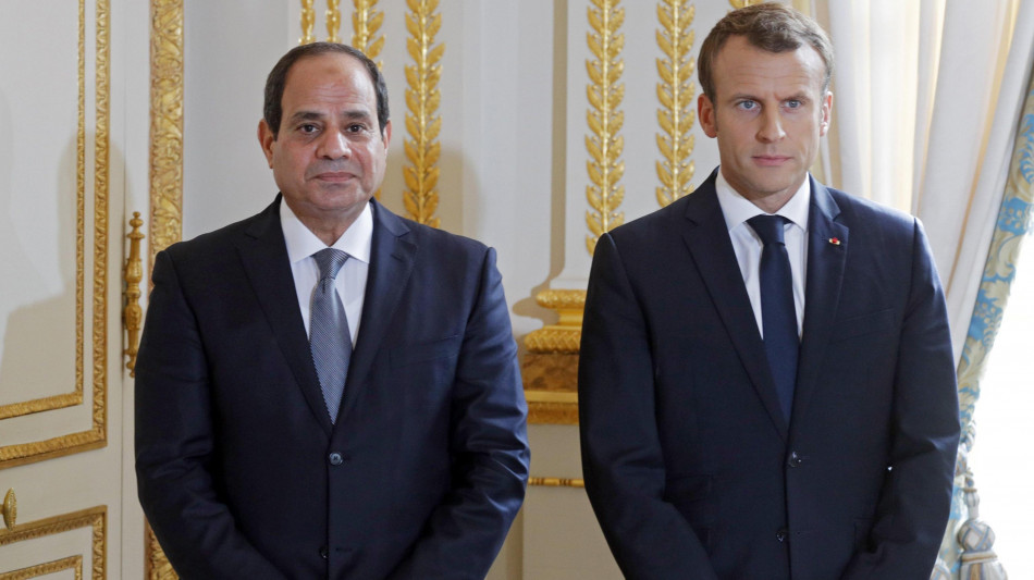 Macron sente Sisi, 'garantire subito il trasporto marittimo nel Mar Rosso'