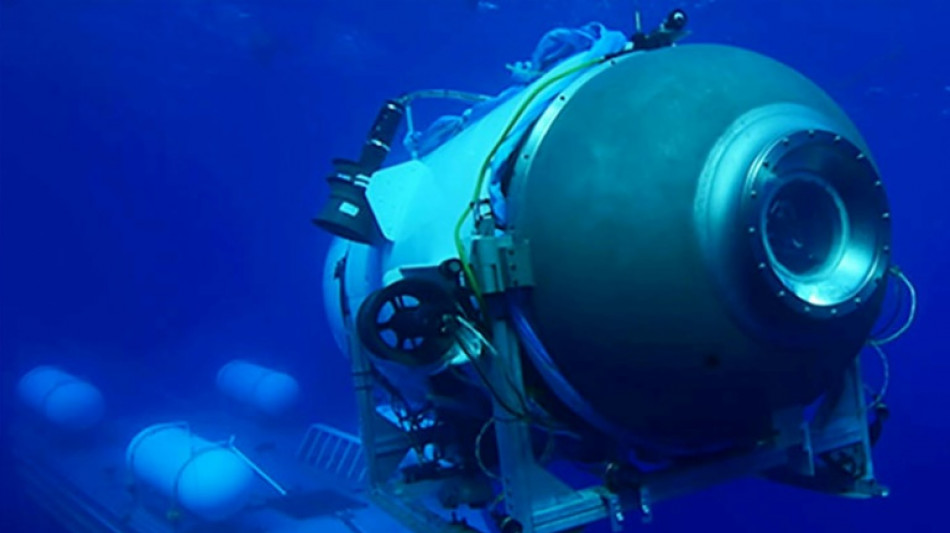 Destro&ccedil;os do submers&iacute;vel que implodiu perto do Titanic chegam a porto no Canad&aacute;