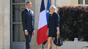 Macron retoma consultas com a extrema direita para nomear um governo na Fran&ccedil;a