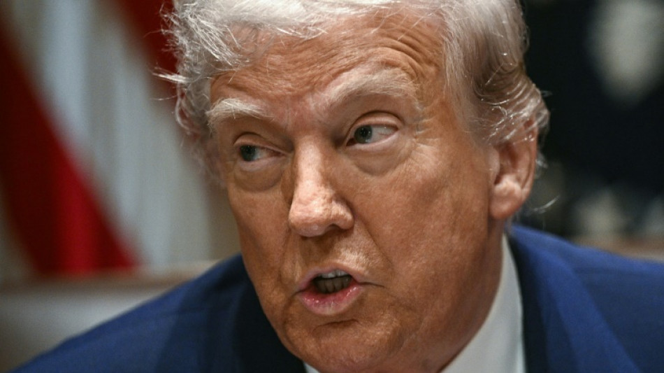 Trump pede que R&uacute;ssia 'se mexa'; enviado americano se re&uacute;ne com Putin