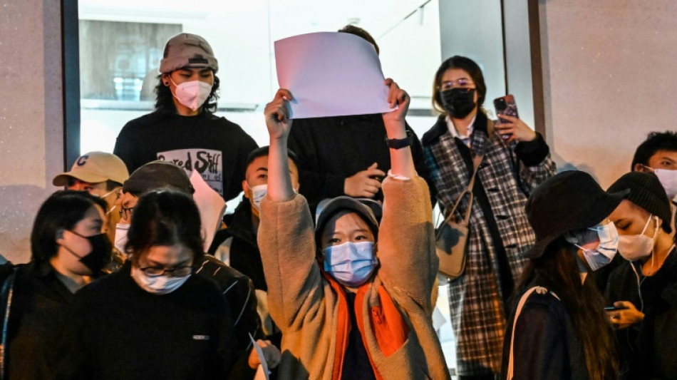 Polic&iacute;a y censura en China tras unas manifestaciones hist&oacute;ricas