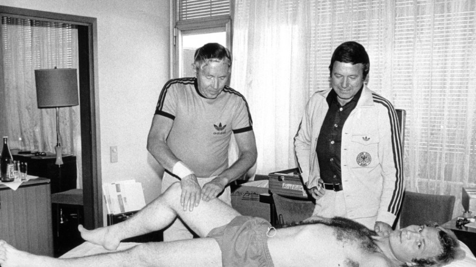 DFB trauert um fr&uuml;heren Teamarzt He&szlig;