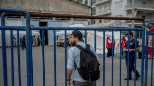 Pais de s&iacute;rios desaparecidos em trag&eacute;dia de embarca&ccedil;&atilde;o grega 'rezam dia e noite'