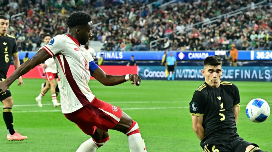 Bayern-Star Davies bei L&auml;nderspiel verletzt