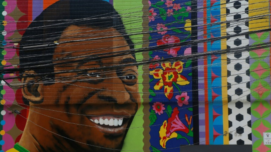 Hospitalized football icon Pele says he's 'strong, with a lot of hope' 