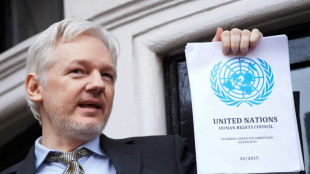 Assange, indisposto, n&atilde;o comparece a julgamento decisivo para evitar extradi&ccedil;&atilde;o