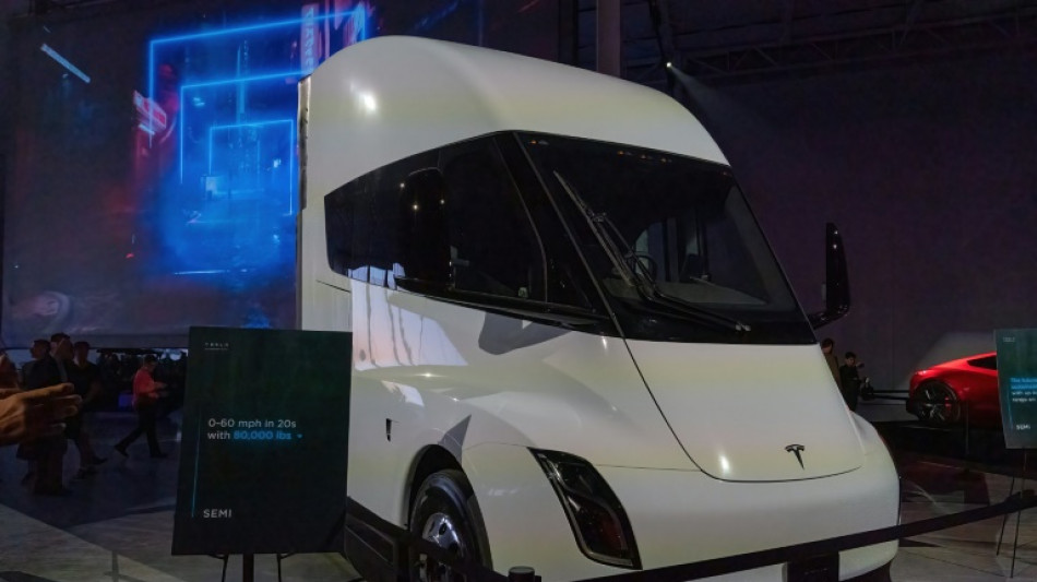 Tesla entra con Semi en el emergente mercado de los camiones el&eacute;ctricos  