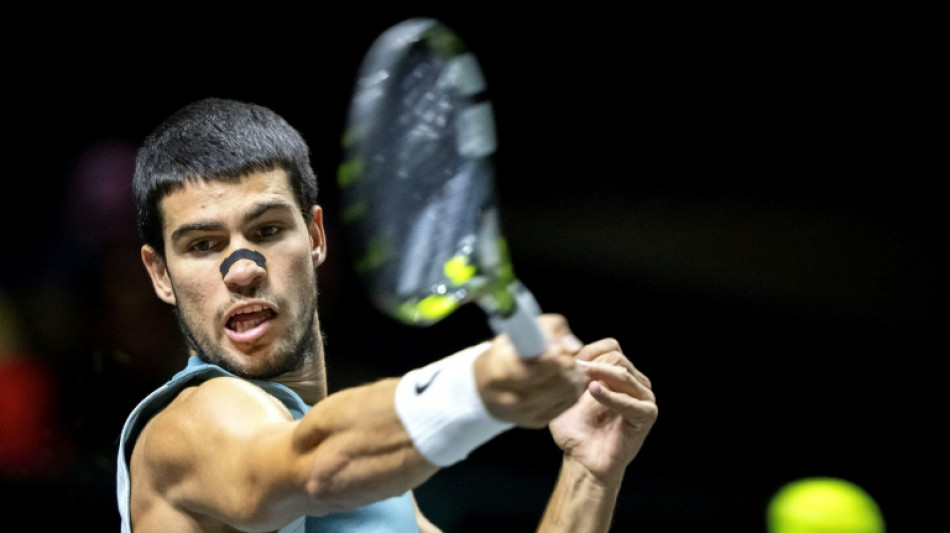 Alcaraz y Tsitsipas sellan boleto a cuartos del ATP de R&oacute;terdam