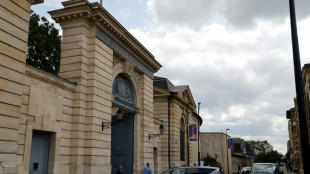 Douze heures de sommet entre Macron et les chefs de partis, la gauche "d&eacute;&ccedil;ue"