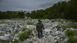 Grèce : des montagnes de déchets sur les berges d'une rivière d'Athènes 