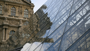 Louvre permanece fechado nesta segunda-feira por greve