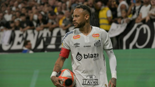 Neymar y otras figuras de Brasil piden jugar solo en c&eacute;sped natural