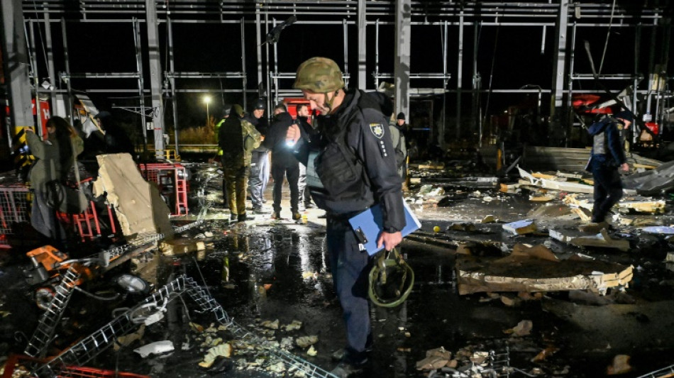 Bombardeio russo deixa seis mortos em dep&oacute;sito dos correios na Ucr&acirc;nia