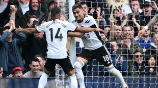 Leeds lose again at Fulham to increase relegation fears