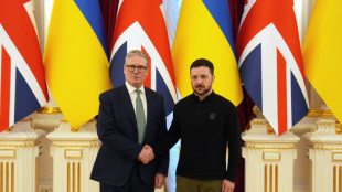 Primeiro-ministro brit&acirc;nico est&aacute; em Kiev para firmar ambicioso acordo de seguran&ccedil;a