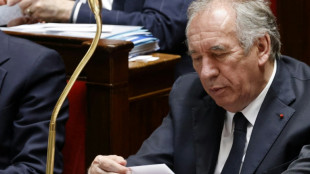 Proportionnelle: Bayrou consulte, Le Pen pr&ecirc;te &agrave; bouger