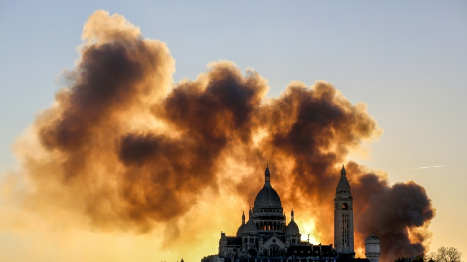200 firefighters battle major Paris inferno