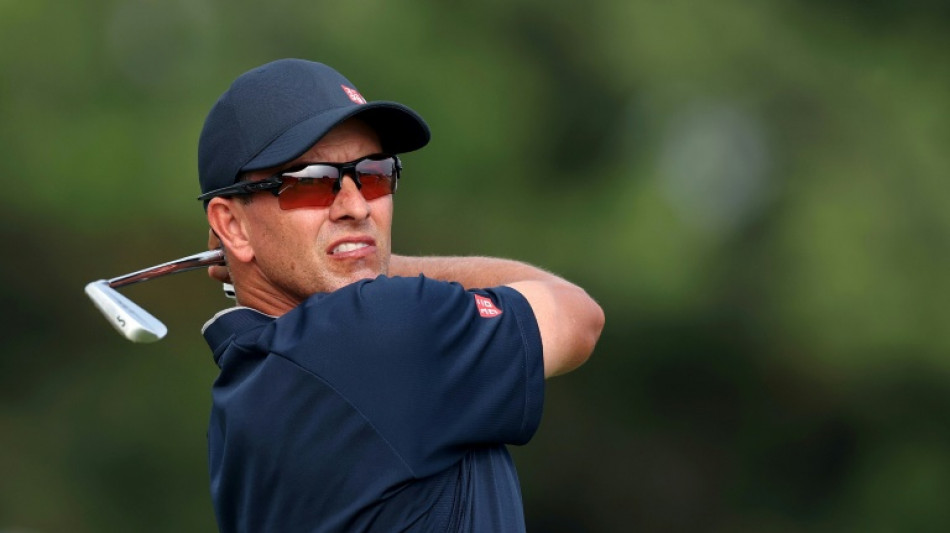 Scott's 'old-man par golf' has him in the hunt at US Open