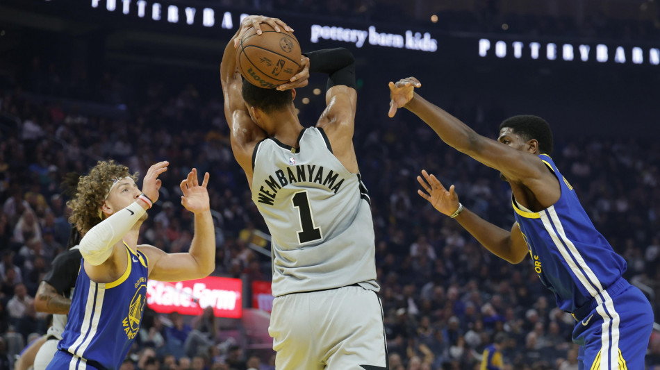 Nba: Wembanyama trascina Spurs a un passo da finale play off della Western Conference