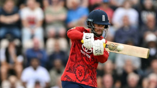 Duckett stars as England complete T20 sweep against West Indies