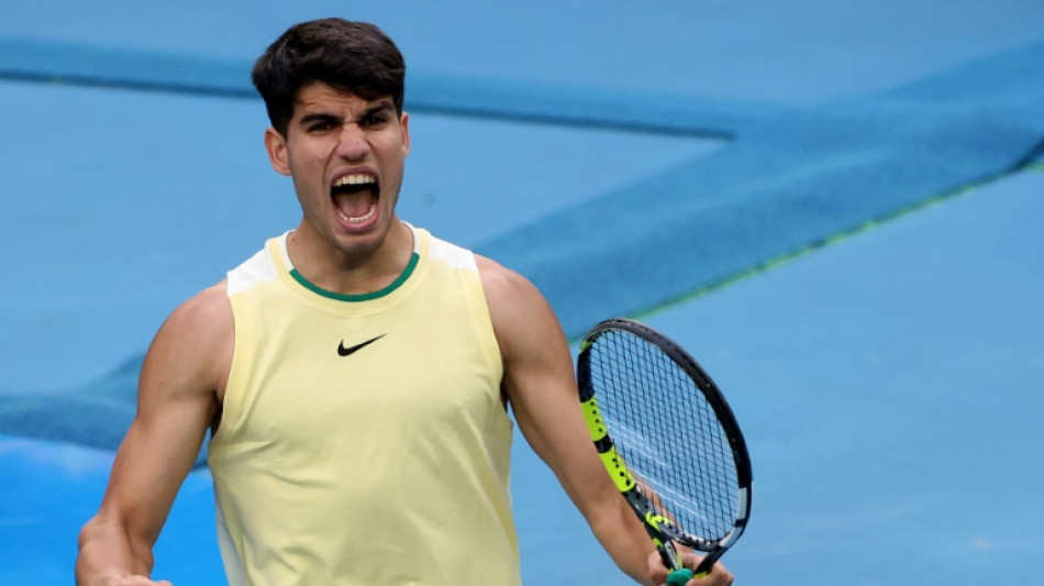 Alcaraz sofre mas vence Sonego e avan&ccedil;a no Aberto da Austr&aacute;lia