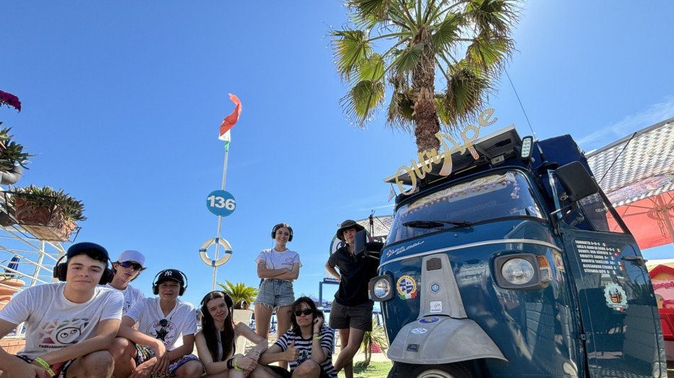 Radioimmaginaria in tour per raccontare estate degli adolescenti