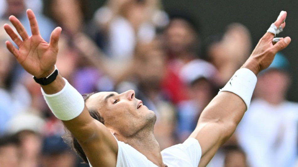 Nadal vence a Fritz y al dolor en una &eacute;pica batalla en cuartos de Wimbledon