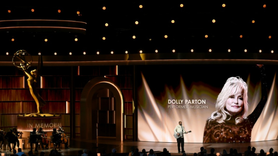 Les proches de Dolly Parton se d&eacute;chirent en justice sur sa succession