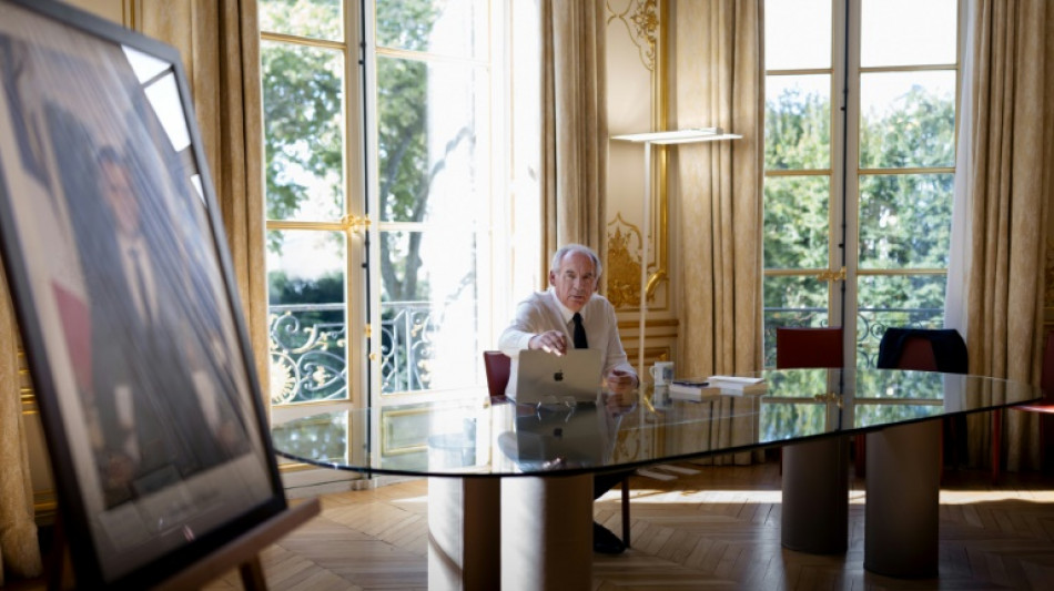 Confiance: Bayrou fustige l'attitude des oppositions, Wauquiez donne la libert&eacute; de vote &agrave; ses d&eacute;put&eacute;s