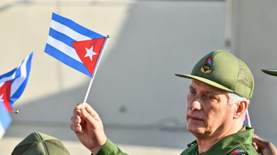 Partido Comunista de Cuba aprova reformas para maior economia de mercado