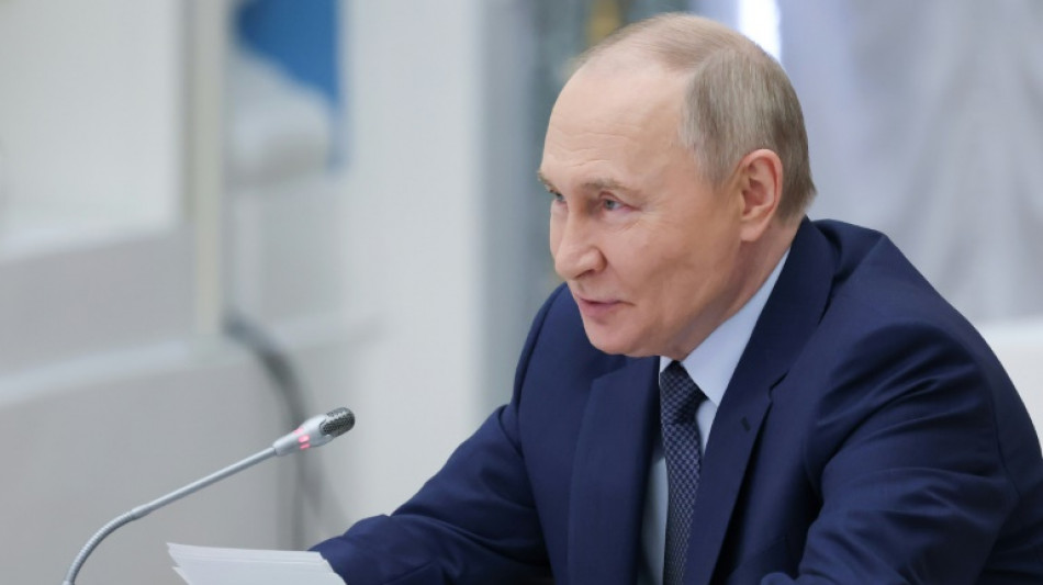 Trump vuelve a criticar a Putin: "est&aacute; jugando con fuego"