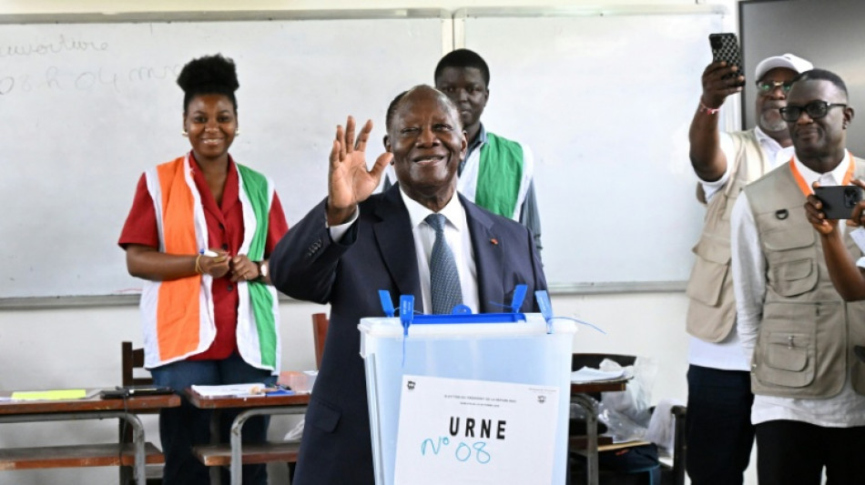 Alassane Ouattara réélu président de la Côte d'Ivoire avec un score fleuve