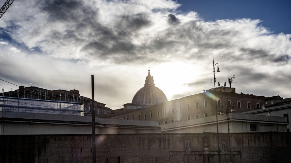 Accusato di abusi, il Papa congeda vescovo peruviano 75enne