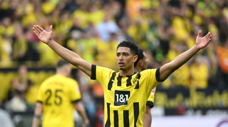 Bellingham brace helps Dortmund keep pace with Bayern